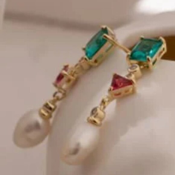 Gold Plate & Cubic Zirconia Stones with Pearl Earrings - Picture 4 of 6